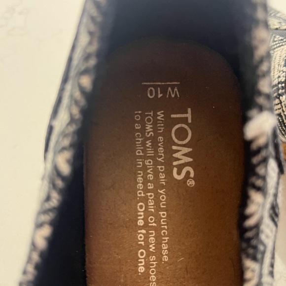 Tom’s Size 10 never worn - Picture 4 of 4